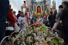 Obchody Wielkanocy w Rawie Mazowieckiej. Biskup łowicki wydał zarządzenie  dla proboszczów - kochamrawe
