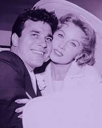 ♡ 𝓡𝓱𝓸𝓷𝓭𝓪 & 𝓛𝓪𝓷𝓰 ♡ •Rhonda Fleming and her third husband, Lang  Jeffries, are photographed