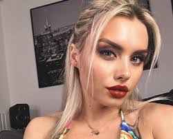 Karina Thompson's Instagram, Twitter & Facebook