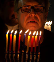 Congregation Emanu El gathers with Redlands community to 'Light up the  Night'