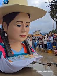 Artista plástico Edwin Vásquez ganador del afiche oficial del carnaval de  Cajamarca, elaboró el carro alegórico del barrio Central en su natal  #Celendín donde obtuvo el segundo lugar.