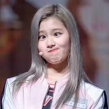 pin by knee on twice beauty hello memes minatozaki sana