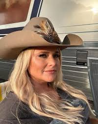 Where's Isabel Ebert??? I miss her cogent and erudite commentary🤣! She  once told me that because I post the truth about MRNA covid vaccines, I  must support the genocide in Gaza! 😳