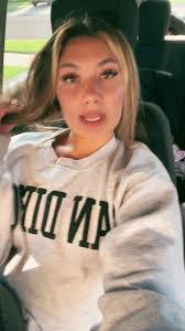 Shawna Kline's Instagram, Twitter & Facebook