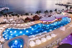 Pick your all inclusive family resort or a relaxing all inclusive resort for adults only. Party Hotels Hotels In Cancun