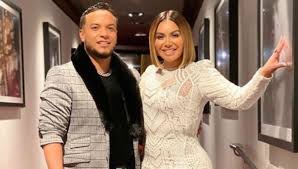 She began her singing career in early 2014, releasing her first single paloma blanca as a tribute to her mother. Lorenzo Mendez Revela Por Que Se Separo De Chiquis Rivera Futbol Rf