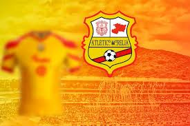 La playera de local es amarilla. Club Atletico Morelia Comparte Su Nuevo Jersey De Entrenamiento