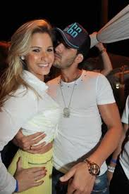 (hd) andressa suita e gusttavo lima são vistos aos beijos aqui em goiás foi jogada de marketing. Andressa Suita And Gusttavo Lima Dating Gossip News Photos