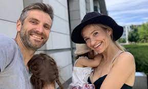 Maciej dowbor news, gossip, photos of maciej dowbor, biography, maciej dowbor girlfriend list help us build our profile of maciej dowbor! Maciej Dowbor Pokazal Corki Starsza Przypomina Kasie Dowbor