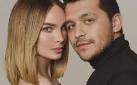 Con una romántica foto, belinda y christian nodal confirman que acaban de darse el gran sí ¡y que se casarán pronto! J6ugfbg3ida5um