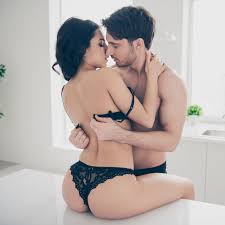 Famed for an analytical approach laced with wit that his community has bonded deeply with. Sex Auf Dem Tisch So Gelingt Das Heisse Liebesspiel Ohne Verletzung Cosmopolitan