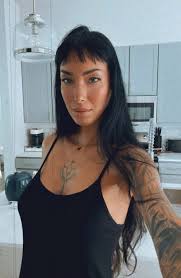 shamy laura · 1.6M threads