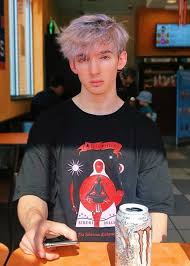 He is best known for his 2nd youtube channel, flamingo, which has amassed a fanbase of more than 4.5 million subscribers.he initially gained prominence by playing a video game roblox on his former youtube channel albertsstuff, which was active between july 2012 and october 2017. Albertsstuff Height Weight Age Girlfriend Family Facts Biography