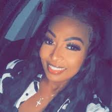 Tara Singleton's Instagram, Twitter & Facebook