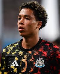 Newcastle United added a new photo.