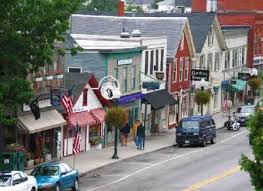 Downtown Camden Maine The Smiling Cow Gift Shop Where Erica I Had A Few Cups Of Hot Tea On The Back Porch Over Lo Maine Vacation Maine Travel Camden Maine