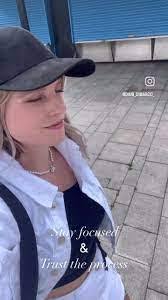 Danielle Graybill's Instagram, Twitter & Facebook