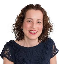 Vandaag ben ik gestart als HR Manager bij Distrilight. Wat een warm welkom  was het vanochtend! Zelfs de visitekaartjes lagen al direct klaar 😃! Ik  heb heel veel zin in deze nieuwe