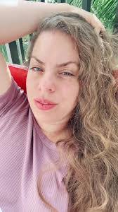 Dania Ferro's Instagram, Twitter & Facebook