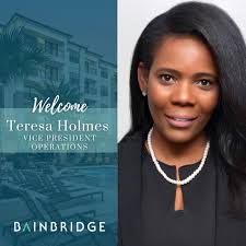 Laura Knickelbein's Instagram, Twitter & Facebook