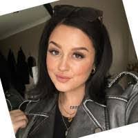 Elisha Miles's Instagram, Twitter & Facebook