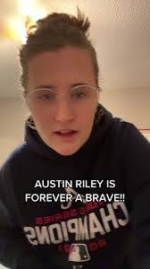 Austin Sparkman's Instagram, Twitter & Facebook