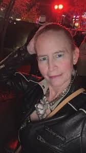 Feeling good tonite ❤️❤️