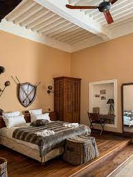 Der koloniale einrichtungsstil, kolonialstil, schlafzimmer kolonialstil, holz schrank mit. Kolonialstil Schlafzimmer Afrikanisch Ambiente Mediterran