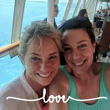 What are the best travel routes from New Hampshire to Florida with layovers  for people and horses?