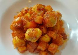 Berikut ini adalah cara memasak perkedel kentang telur puyuh. Wajib Coba Resep Sambel Goreng Kentang Telur Puyuh Praktis