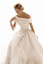 Le Spose Di Gio Off The Shoulder Wedding Dress Wedding Dress Trends Wedding Dresses Bridal Gowns