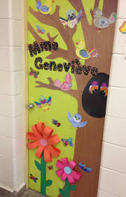 Decoration Porte De Classe Changer Le Theme En Fonction Des Periodes De L Annee Ren Decoration Porte De Classe Decoration Classe Decoration Classe Maternelle