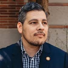 Kenny Torres's Instagram, Twitter & Facebook