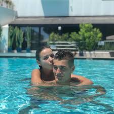 L'attaccante della sampdoria patrik schick ha fatto molto parlare per il suo talento nel trovare la via del gol, ma molti sono rimasti colpiti soprattutto per la bellezza di sua sorella kristyna. Galerie Luxusni Fotbalova Svatba Na Zamecku Reprezentant Schick Si Vzal Krasnou Hanicku Foto 44 Isport Cz