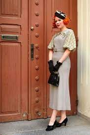 Creato nel 1926 da coco chanel con l'intento di creare un abito adatto a tutte le occasioni, è' un abito da sera o da cocktail, nero, e. Ø§Ù„ÙŠÙ‚Ø¸Ø© Ø¹Ø§Ù„Ù…ÙŠ Ø§Ù„Ø¥Ø³ØªÙ†Ø¨Ø§Ø· Vestiti Anni 30 Donne Ballermann 6 Org