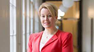 Wie man sich mit lug und betrug an die macht wählen lässt. Nach Bild Informationen Franziska Giffey Spd Geht Ins Bundeskabinett Neukollns Burgermeisterin Wird Familienministerin Berlin Bild De