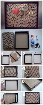 These 5 diy jewelry holder tutorials are both practical and simple… what's not to love? Pin On Manialitats