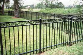 10 Metal Garden Fencing Ideas Most Of The Awesome And Lovely Metal Garden Fencing Wrought Iron Fences Iron Fence
