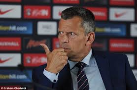 Who will be picking the new England manager?