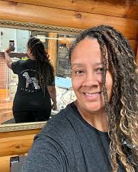 Ashley Tilson's Instagram, Twitter & Facebook