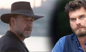 Scroll on to see the photo. Russell Crowe Dan Kivanc Tatlitug Paylasimi Telgraf Gazetesi