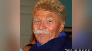 Rip Taylor, the confetti-tossing actor and comedian, dies at 84