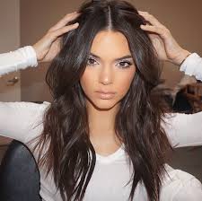 If you have a round shape, the ideal part line is down the middle or a deep side part, fowler says. Kendall Jenner Photo Kendall Jenner Hair Jenner Hair Hair Beauty