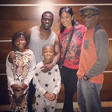 Lovethispic offers kevin hart cussing pictures, photos & images, to be used on facebook, tumblr, pinterest, twitter and other thechive brings you the funniest, the most outrageous, and the best photos and videos. Kevin Hart Family Siblings Parents Children Wife