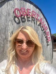 ✨KOMM IN UNSER HOCHALM-TEAM✨ Wir suchen Dich!!! Ja, genau Dich, wenn Du  Lust hast bei uns auf der Hochalm mitzuarbeiten und Barfrau/Barmann oder  Koch/Köchin bist! Und keine Angst, bitte: So verzwickt schauen