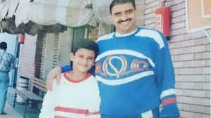 صورة نادرة لعزمي مجاهد في شبابه مع إبنه الطفل أمير sports jersey fashion jersey