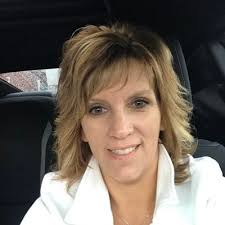 Karen Blais's Instagram, Twitter & Facebook