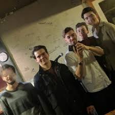 Перевод контекст late summer c английский на русский от reverso context: The Latecomers S Stream