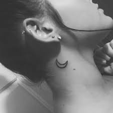 These minimalist outline style temporary tattoos are below are the tattoos included in our ariana grande inspired temporary tattoo set & their approximate sizes: Ariana Grande Crescent Moon Tattoo Behind Ear Best Tattoo Ideas