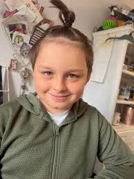 Hey guys my husband has found a lego set in the middle of Gravelly Drive. I  think it may well be a childs christmas present ♥️ we would just like to get